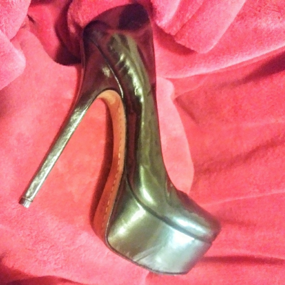 Alice & Olivia Metallic Pewter Stilettos
